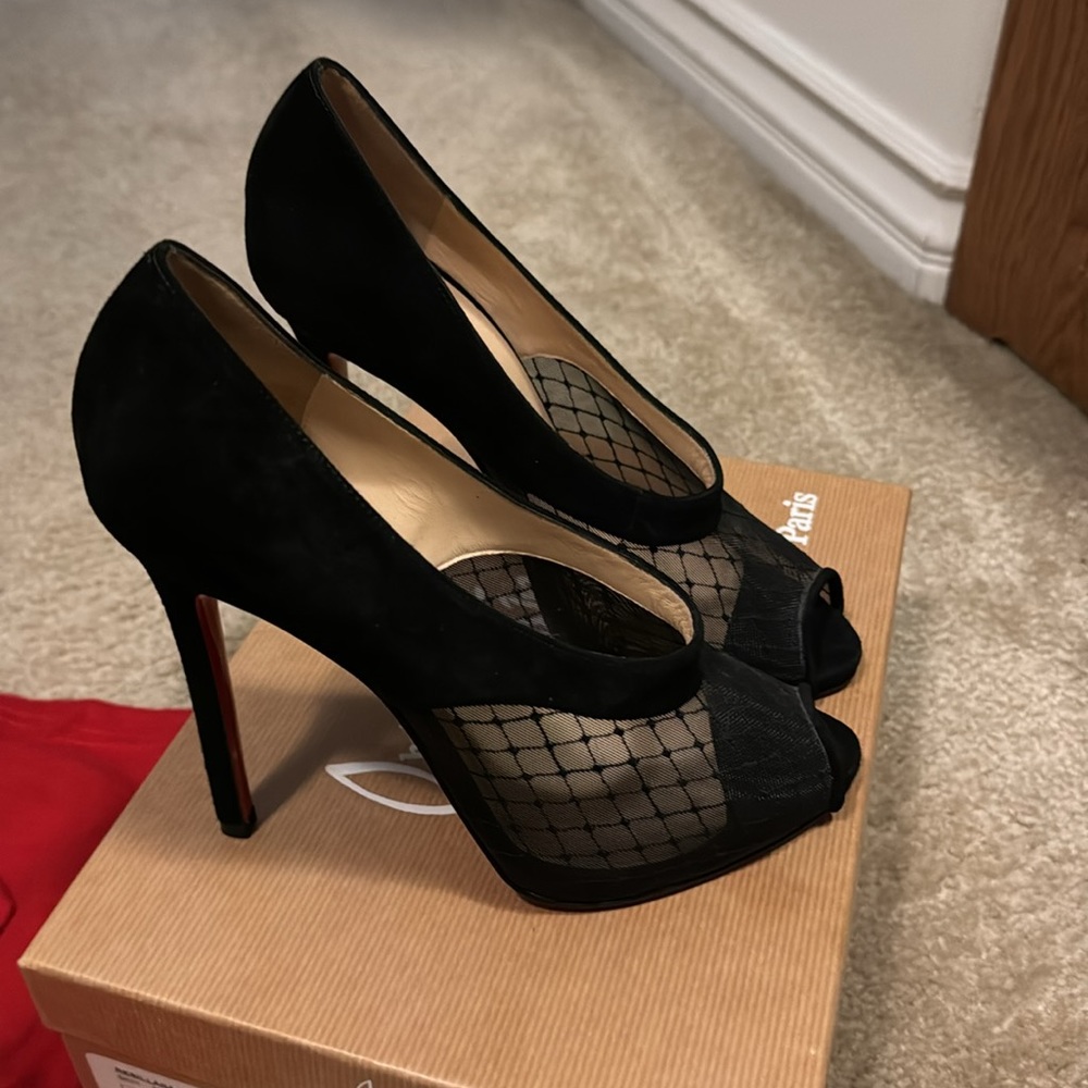 Christian Louboutin Heels. NEW! NEVER worn. - Picture 4 of 8